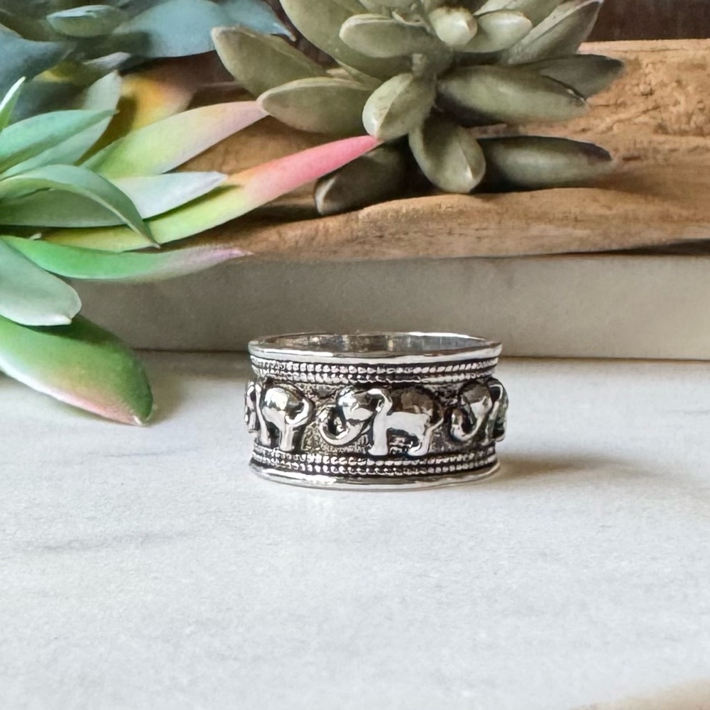 Boho Chunky Silver Tone Elephant Wide Band Ring 7